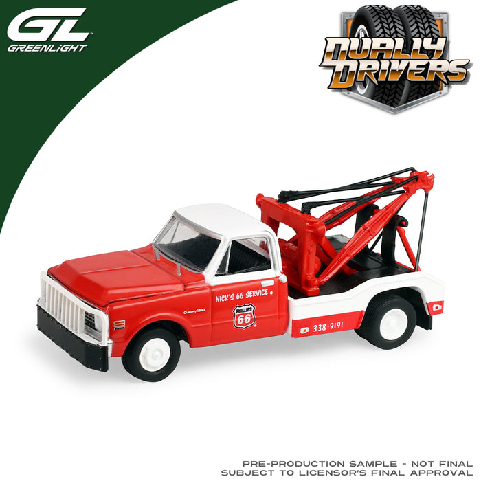1/64 GREENLIGHT TOY 1971 CHEVROLET C30 DUALLY WRECKER TRUCK