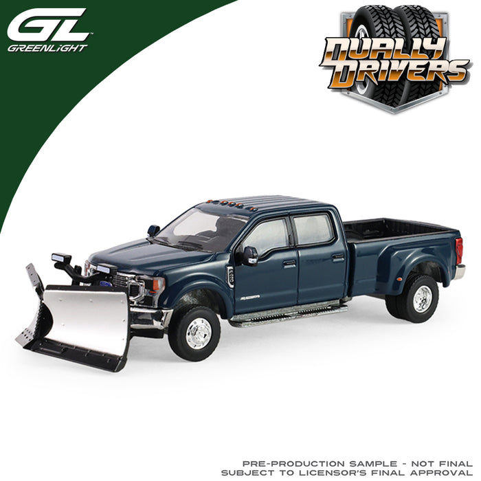 1/64 GREENLIGHT TOY 2022 FORD F-450 DUALLY WITH SNOW PLOW DUALLY DRIVERS SERIES 17