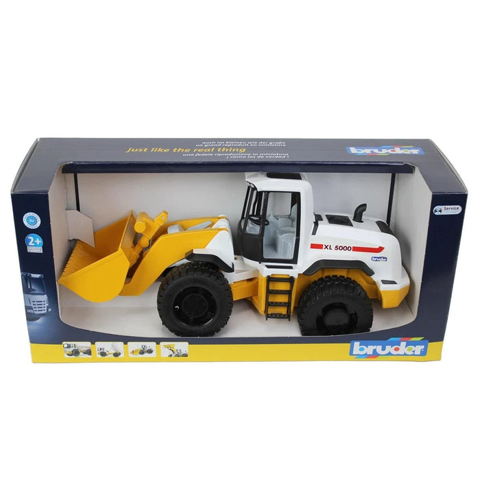1/16 BRUDER TOY XL5000 ROADMAX WHEEL LOADER