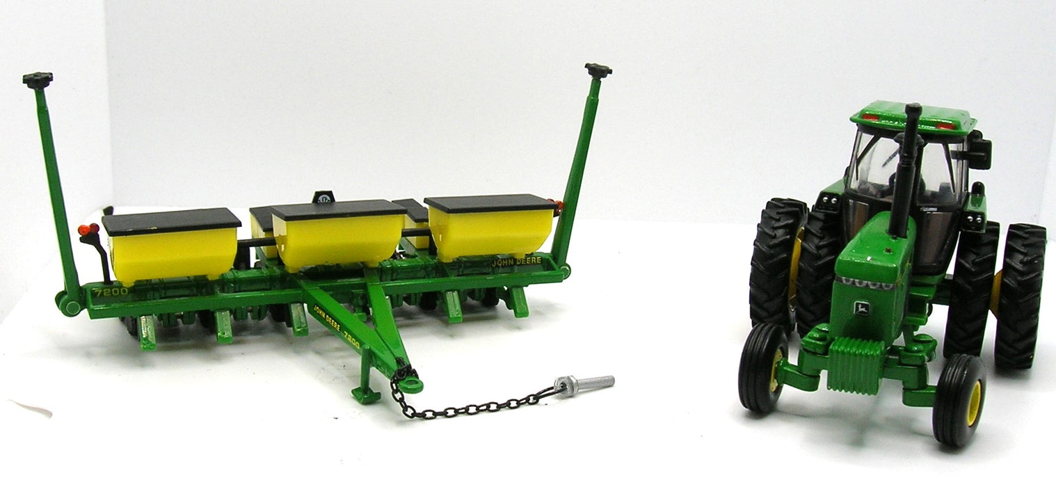 1/64 ERTL PRESTIGE JOHN DEERE 4450 TRACTOR W/7200 PLANTER ***RETIRED***