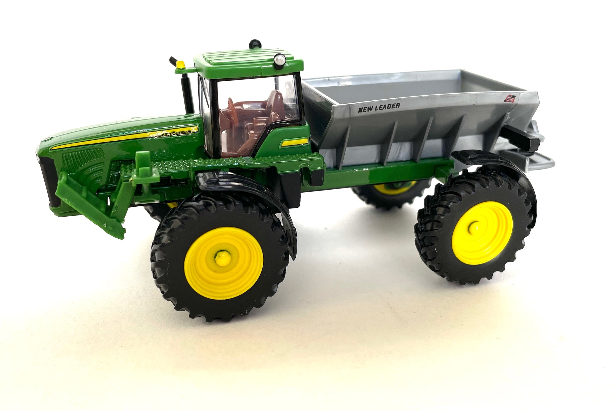 1/64 JOHN DEERE DRY BOX SPREADER